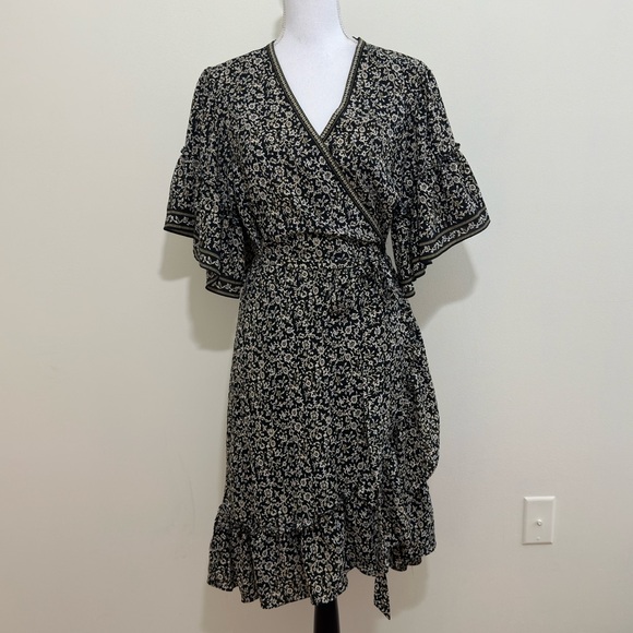 Max Studio || Women's Crepe Ruffle Sleeve Wrap Short Dress Sz - Picture 2 of 6